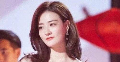 娱乐吃瓜经纪人小花,揭秘娱乐圈吃瓜达人背后的故事 第3张 娱乐吃瓜经纪人小花,揭秘娱乐圈吃瓜达人背后的故事 第3张